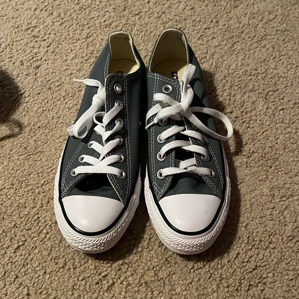 NWOT Grey converse size 8!